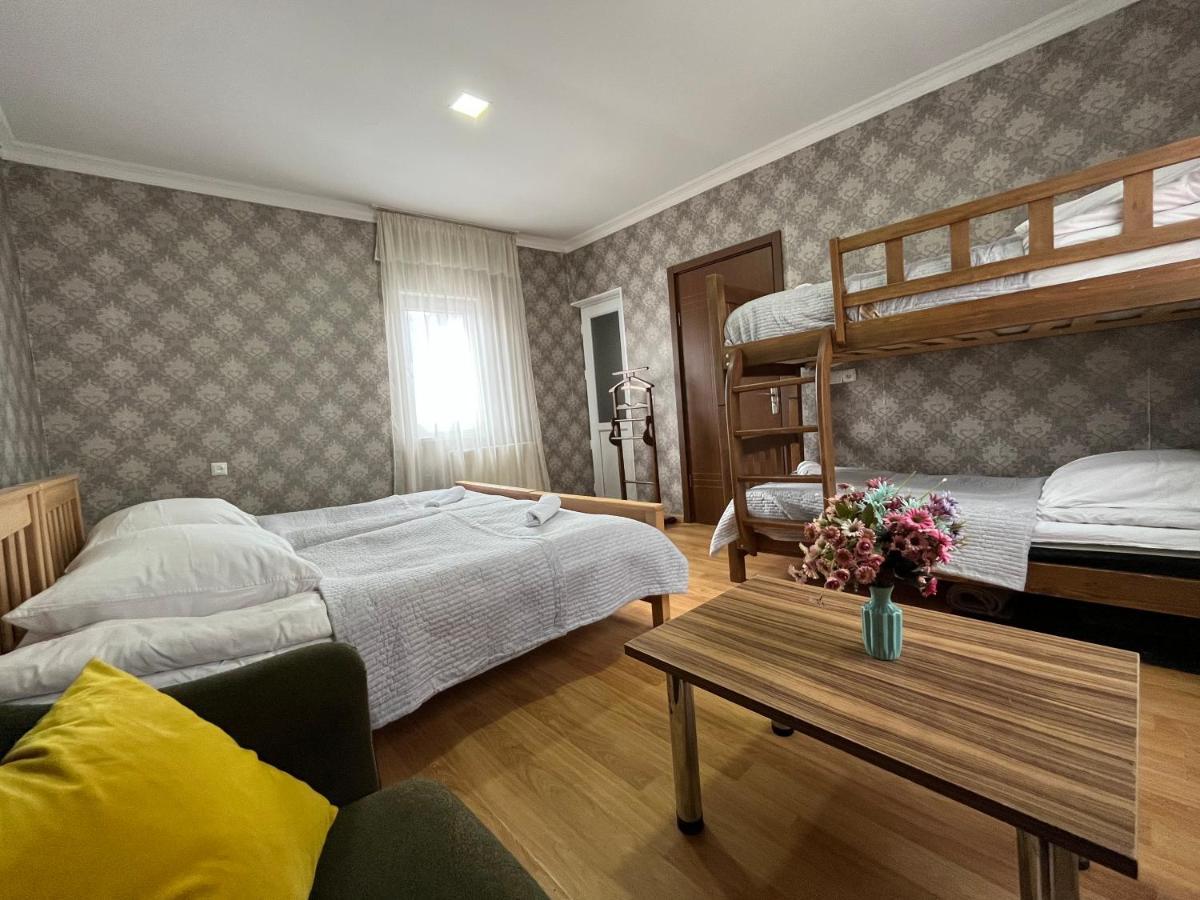 Hillside Guesthouse Borjomi Exterior foto